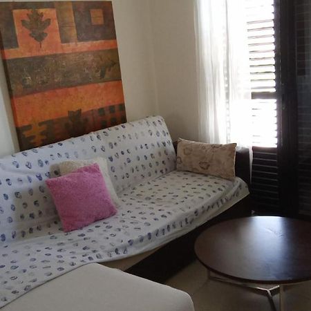 2 Bedroom Apartment In Makenzi Larnaca Dış mekan fotoğraf