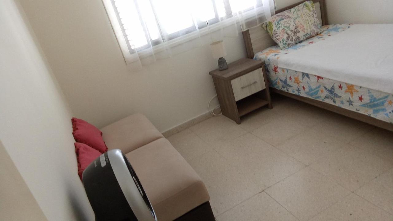 2 Bedroom Apartment In Makenzi Larnaca Dış mekan fotoğraf