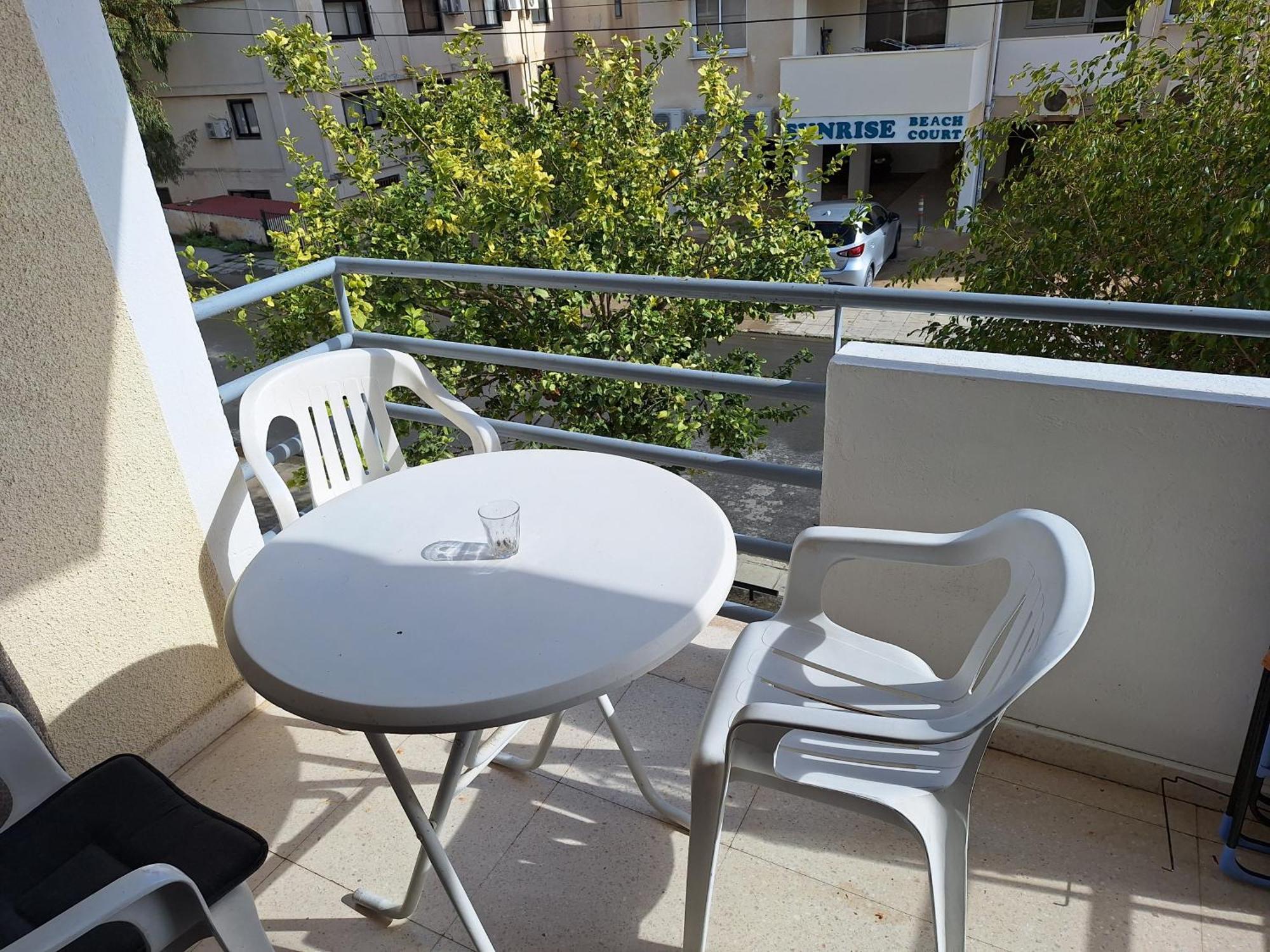2 Bedroom Apartment In Makenzi Larnaca Dış mekan fotoğraf